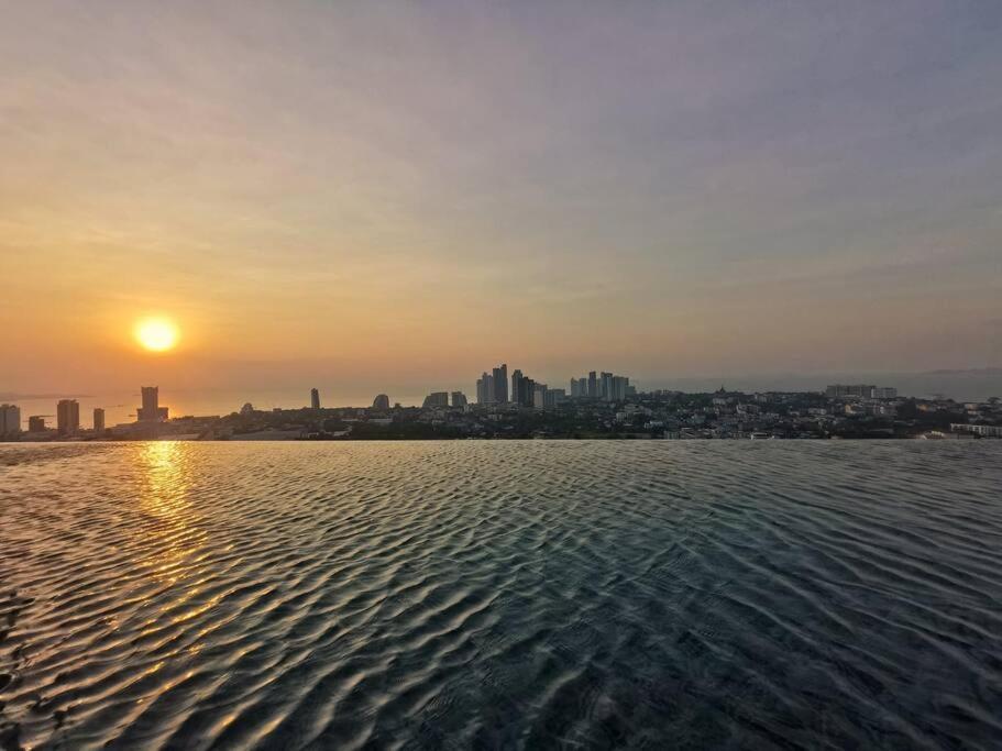 อพาร์ทเม้น Infinity Pool At Posh *