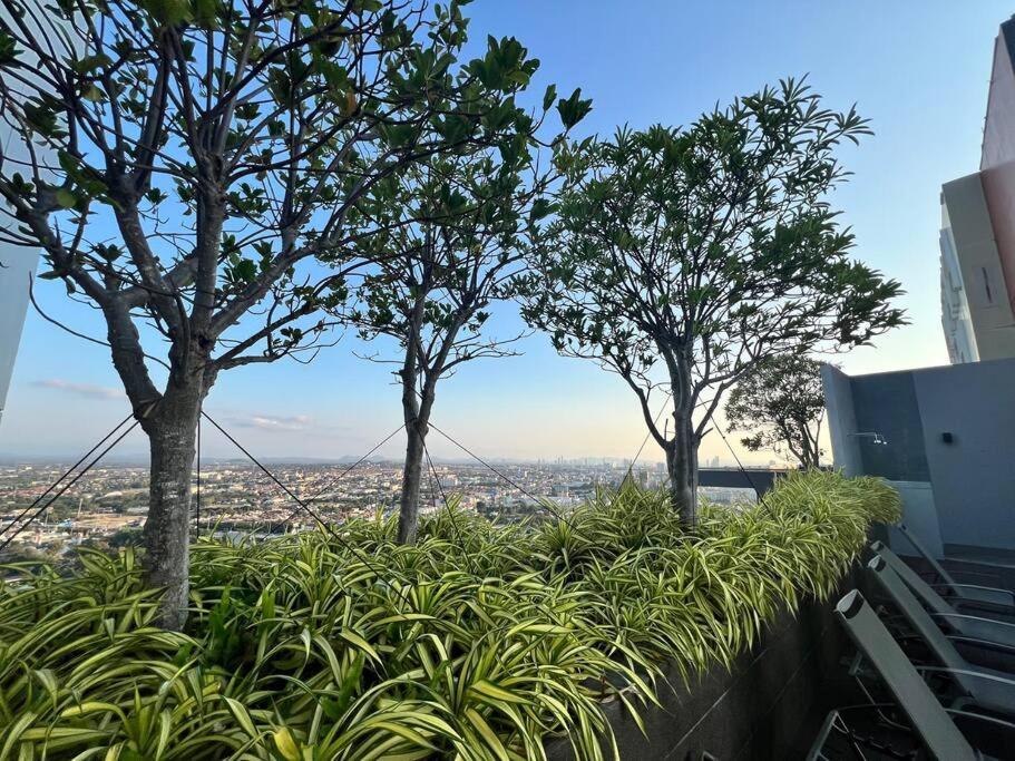 Infinity Pool At Posh อพาร์ทเม้น